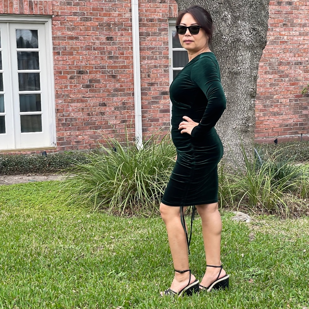 Guberry green long sleeve bodycon velvet dress size M